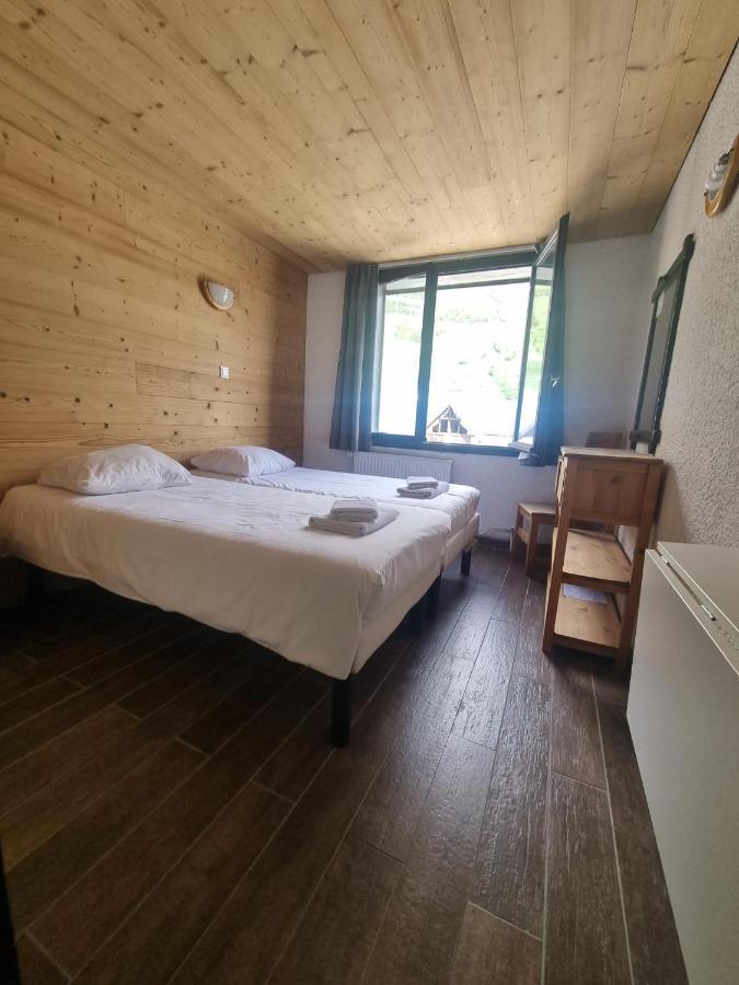 לס דה-אלפס Hotel Le Cairn מראה חיצוני תמונה