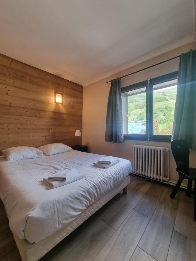 לס דה-אלפס Hotel Le Cairn מראה חיצוני תמונה