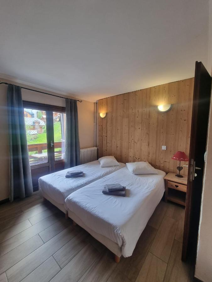 לס דה-אלפס Hotel Le Cairn מראה חיצוני תמונה