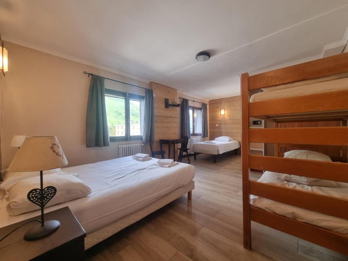 לס דה-אלפס Hotel Le Cairn מראה חיצוני תמונה