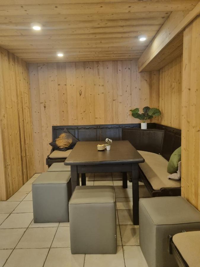 לס דה-אלפס Hotel Le Cairn מראה חיצוני תמונה