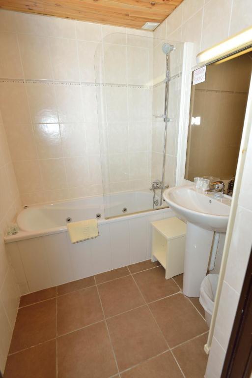 לס דה-אלפס Hotel Le Cairn חדר תמונה