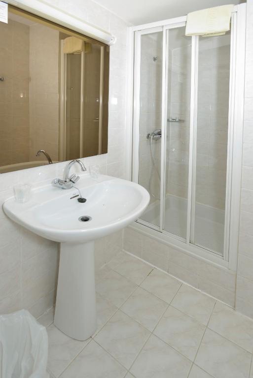לס דה-אלפס Hotel Le Cairn חדר תמונה