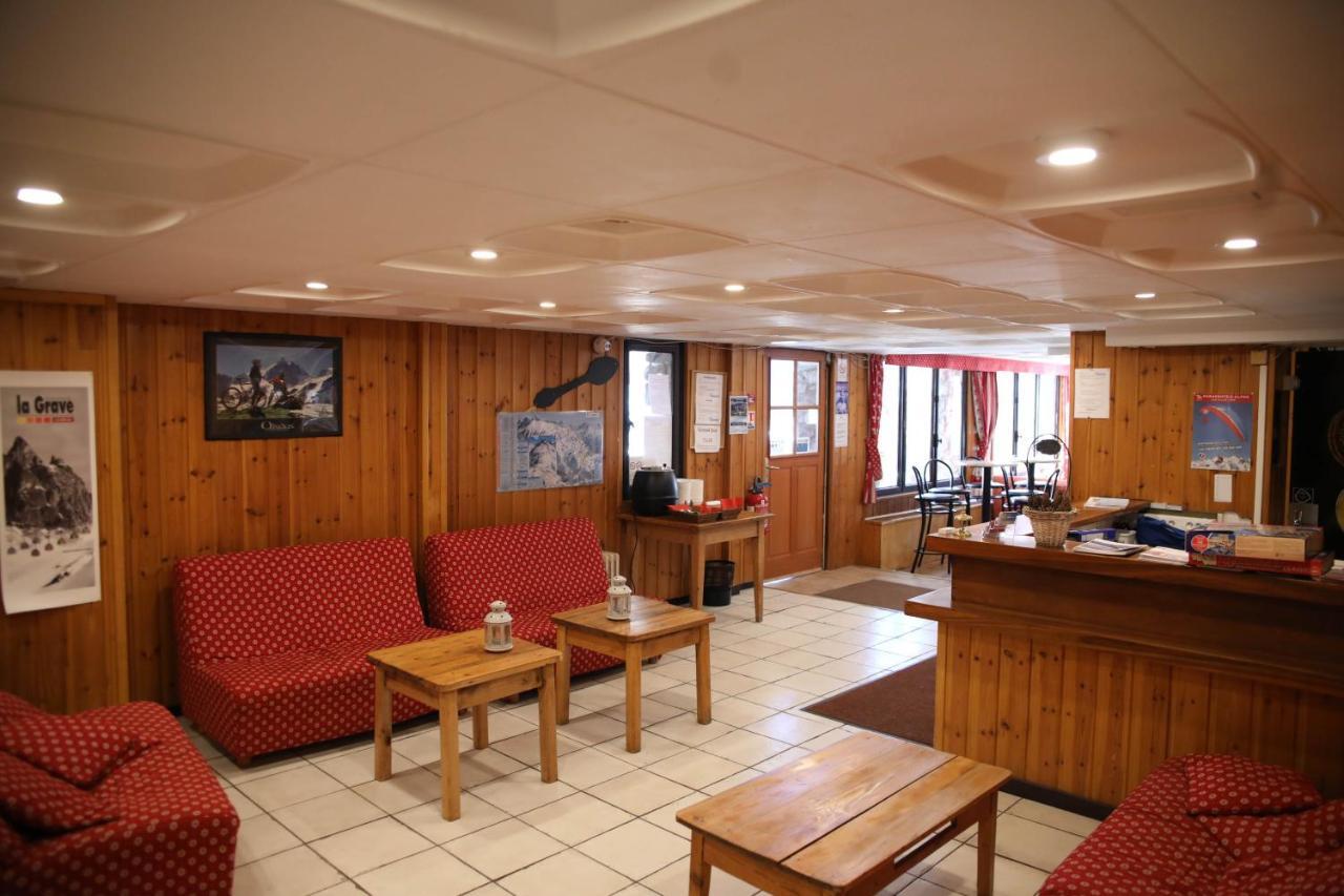 לס דה-אלפס Hotel Le Cairn מראה חיצוני תמונה